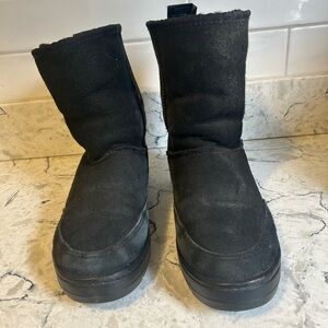 UGG Women's Black Short Winter Boots